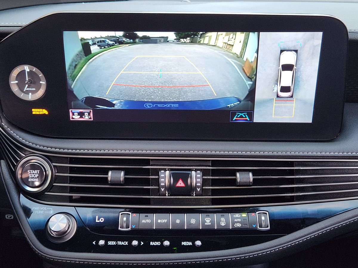 Used 2022 Lexus LS 500 w/ Interior Upgrade Package RWD image 36