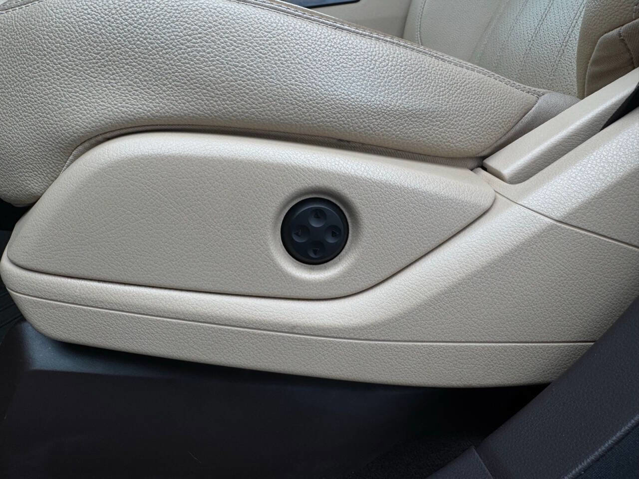 Used 2017 Mercedes-Benz GLE 350 image 15