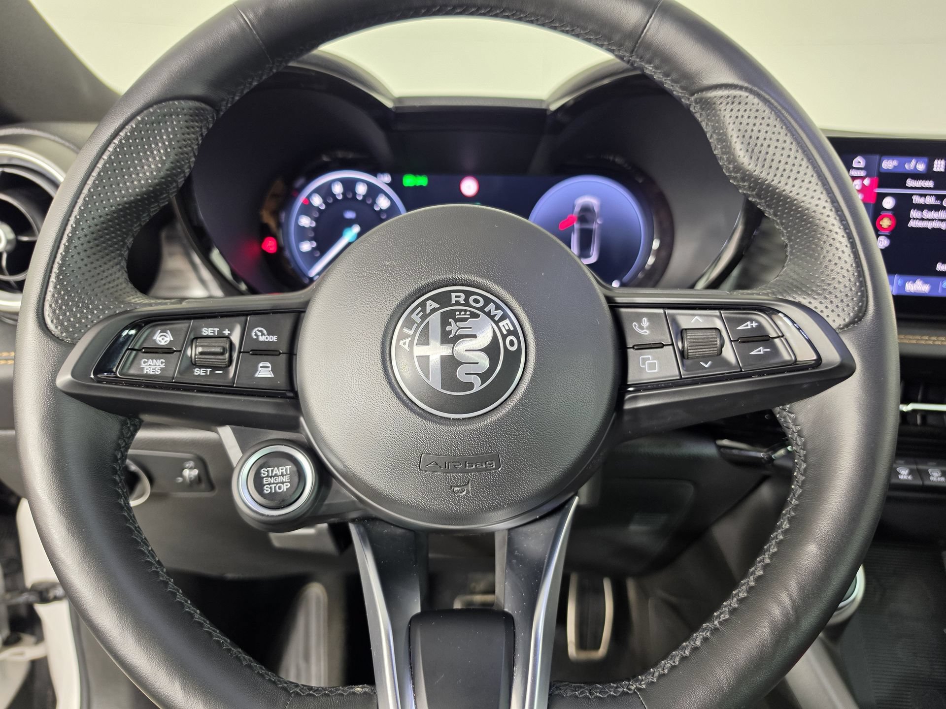 Used 2025 Alfa Romeo Tonale w/ Premium Package AWD/4WD image 21