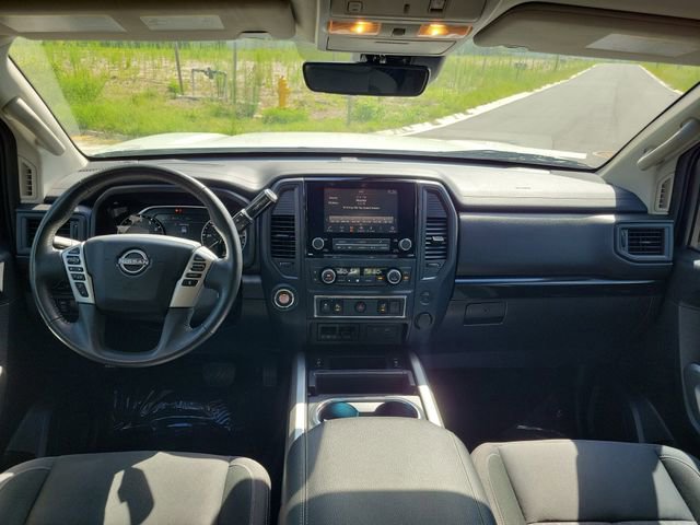 Used 2024 Nissan Titan SV w/ SV Convenience Package RWD image 10