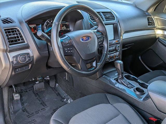 Used 2017 Ford Explorer XLT w/ Equipment Group 201A FWD image 10