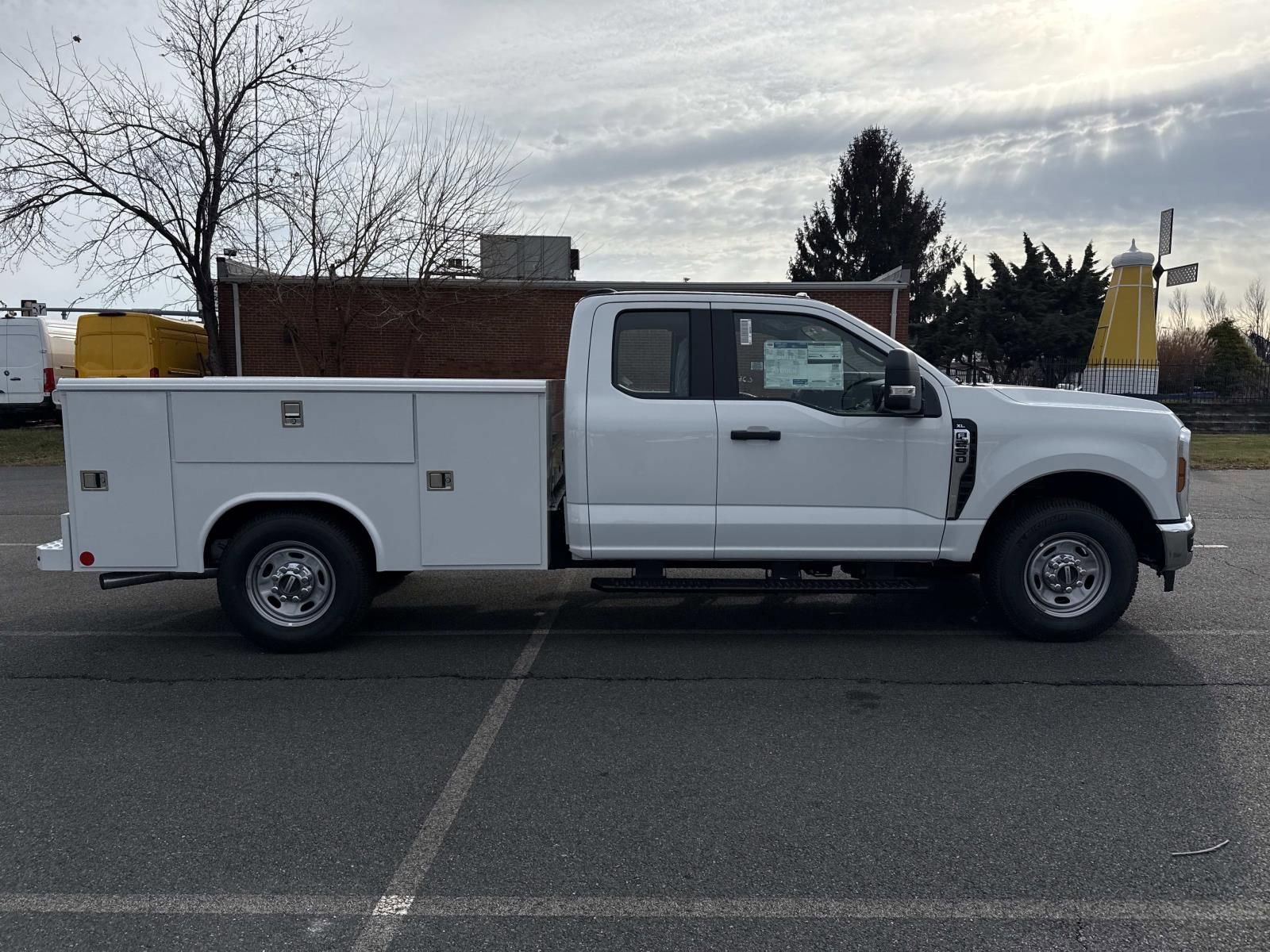 New 2026 Ford F250 XL w/ XL Chrome Package image 2