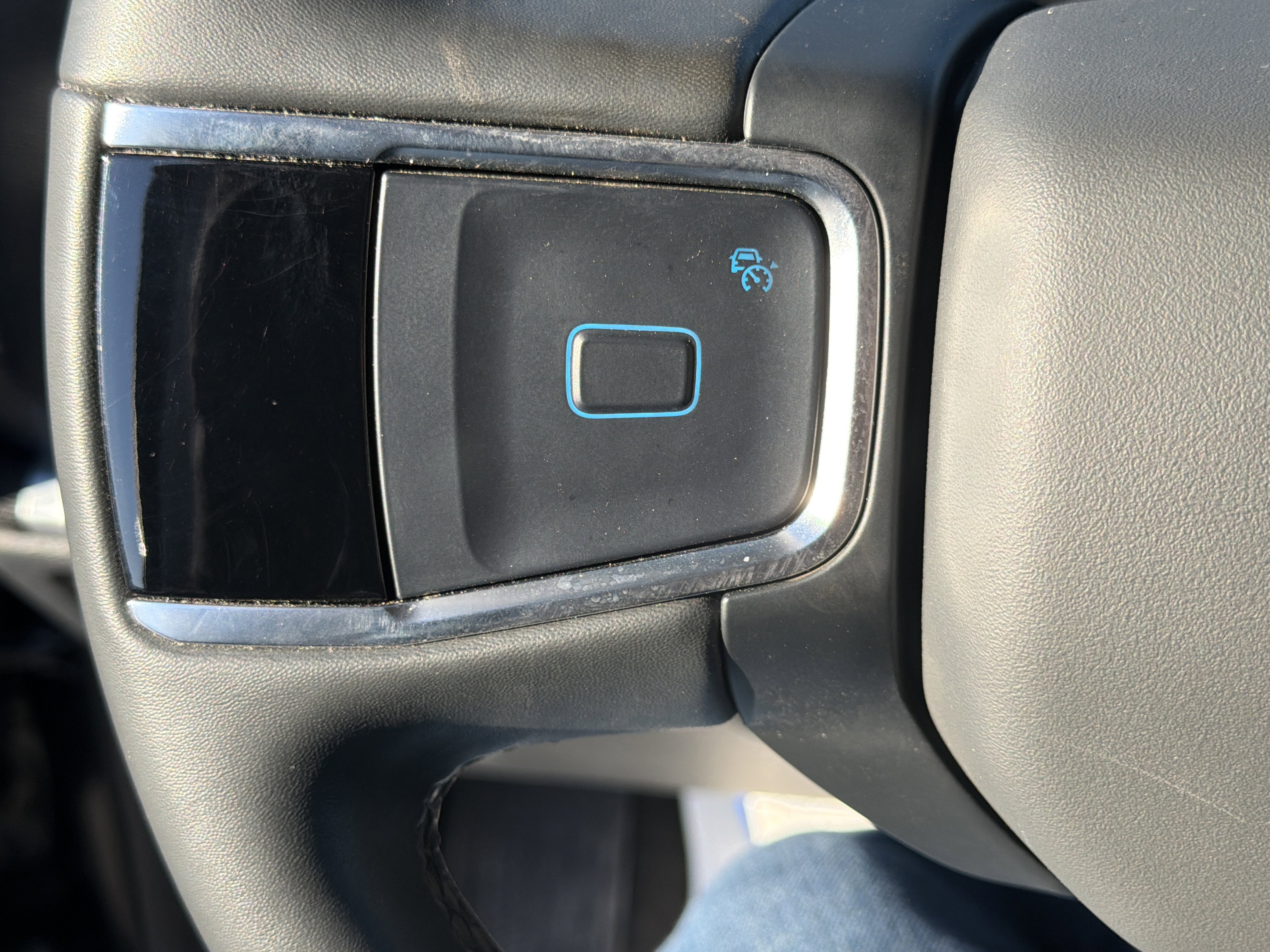 Used 2025 Ford Expedition Active image 19