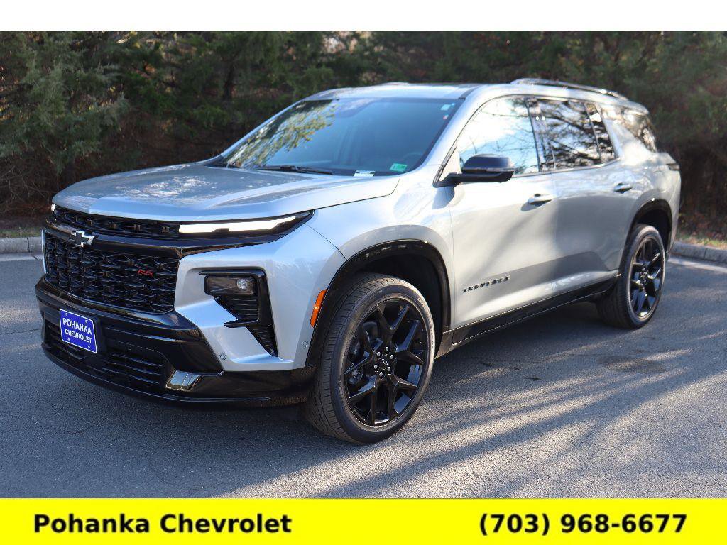 Used 2024 Chevrolet Traverse RS image 3