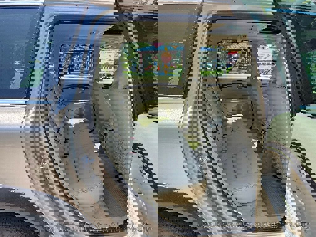 Used 2015 Volvo XC70 T5 Premier w/ Proximity Package FWD image 47