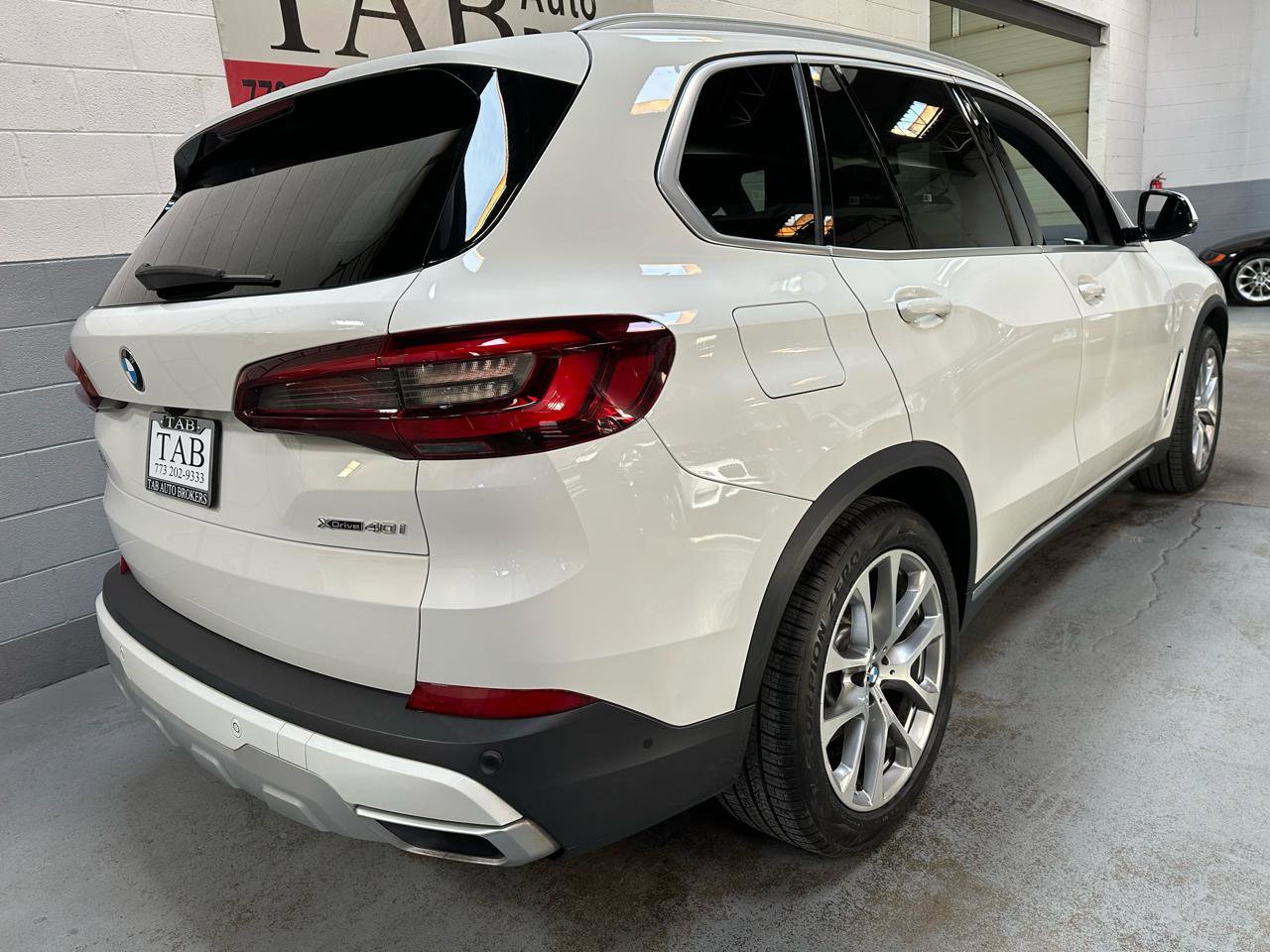 Used 2022 BMW X5 xDrive40i w/ Climate Comfort Package image 3