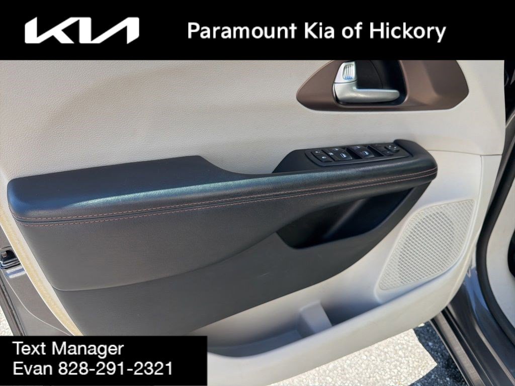 Used 2018 Chrysler Pacifica LX FWD image 14