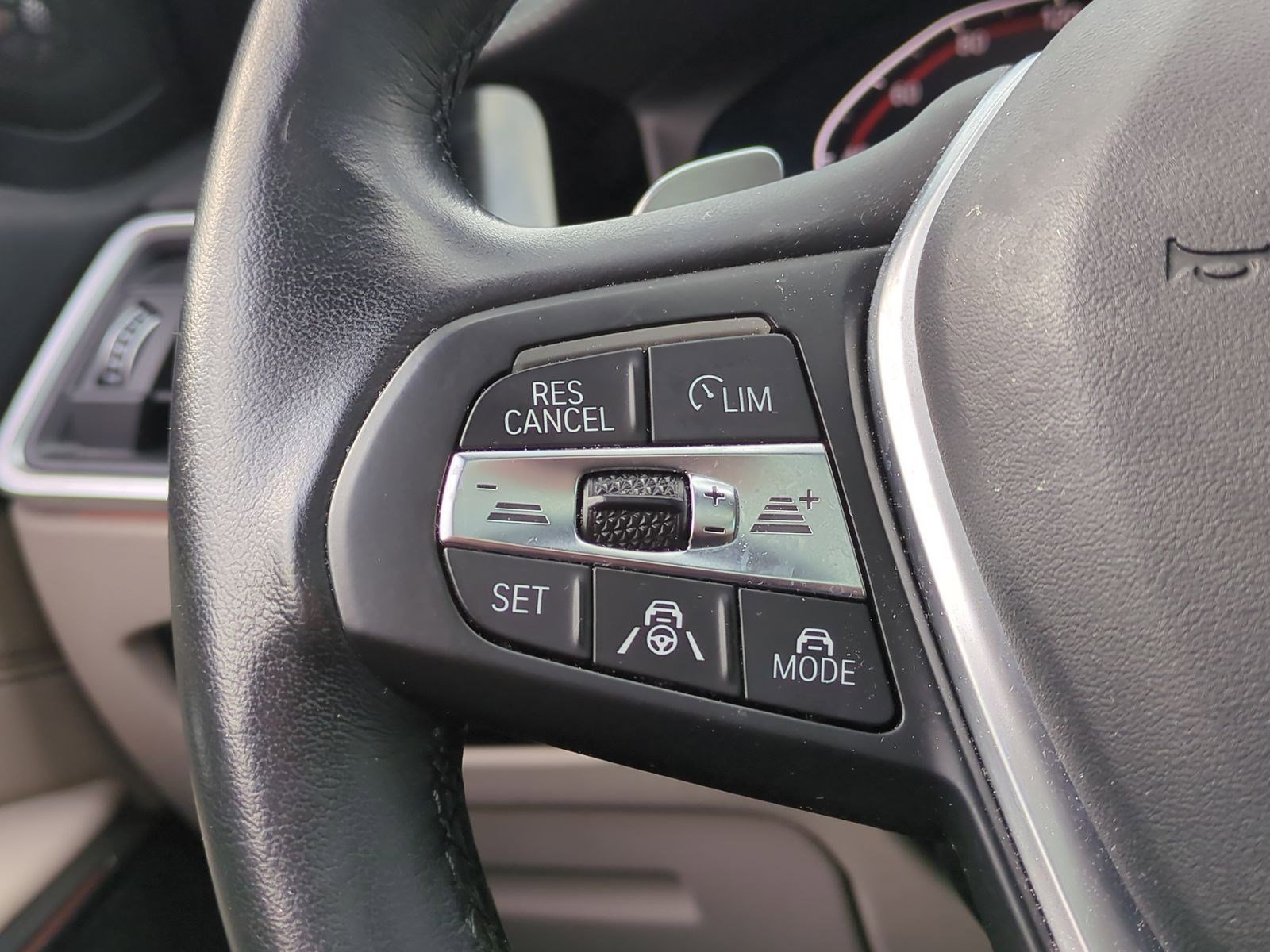 Used 2020 BMW 330i xDrive Sedan w/ Executive Package image 19