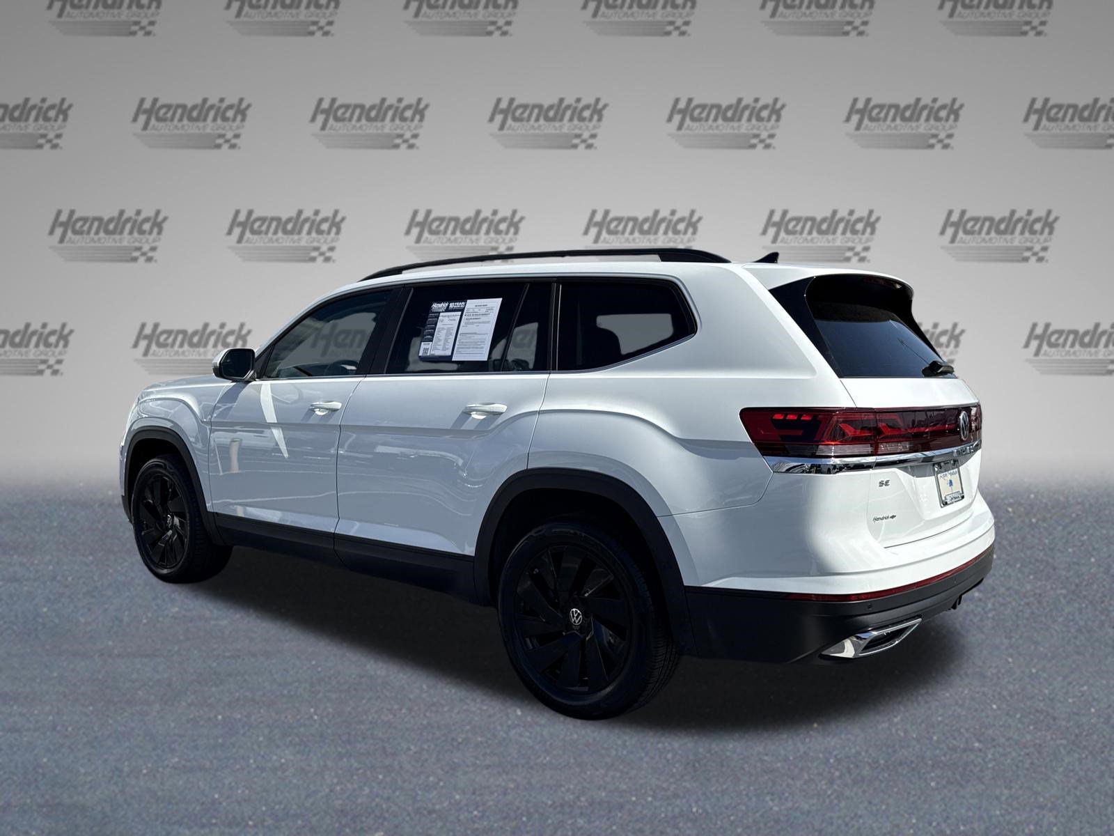 Used 2025 Volkswagen Atlas SE image 8