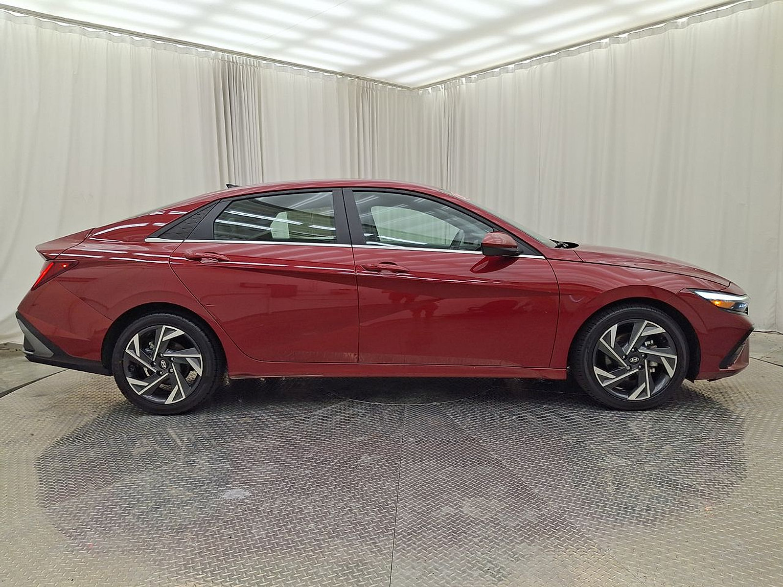 Used 2024 Hyundai Elantra SEL w/ Convenience Package FWD image 29