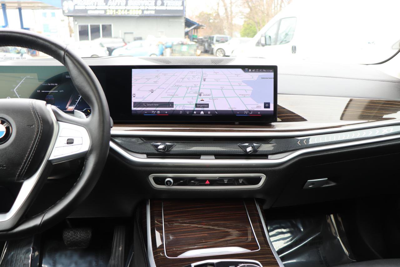 Used 2025 BMW X7 xDrive40i image 21