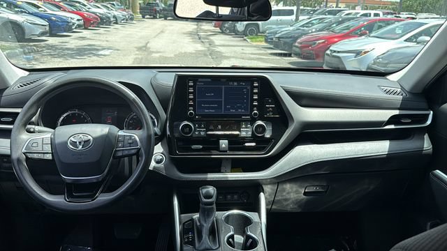 Used 2021 Toyota Highlander L FWD image 13