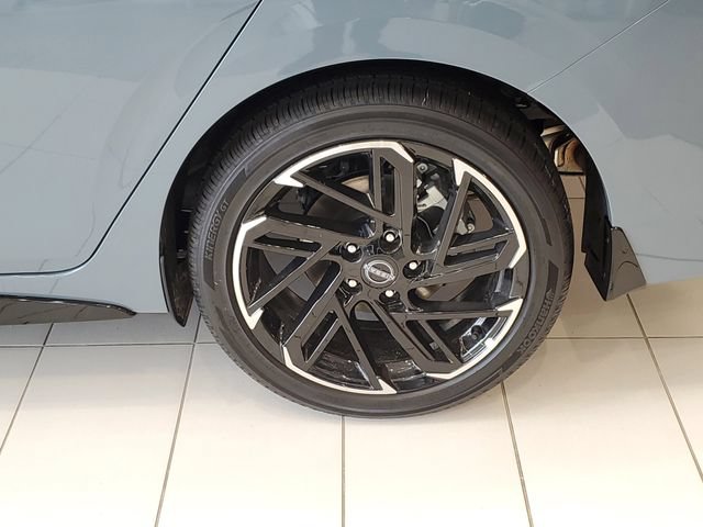 New 2026 Nissan Sentra SR w/ SR Premium Package FWD image 34