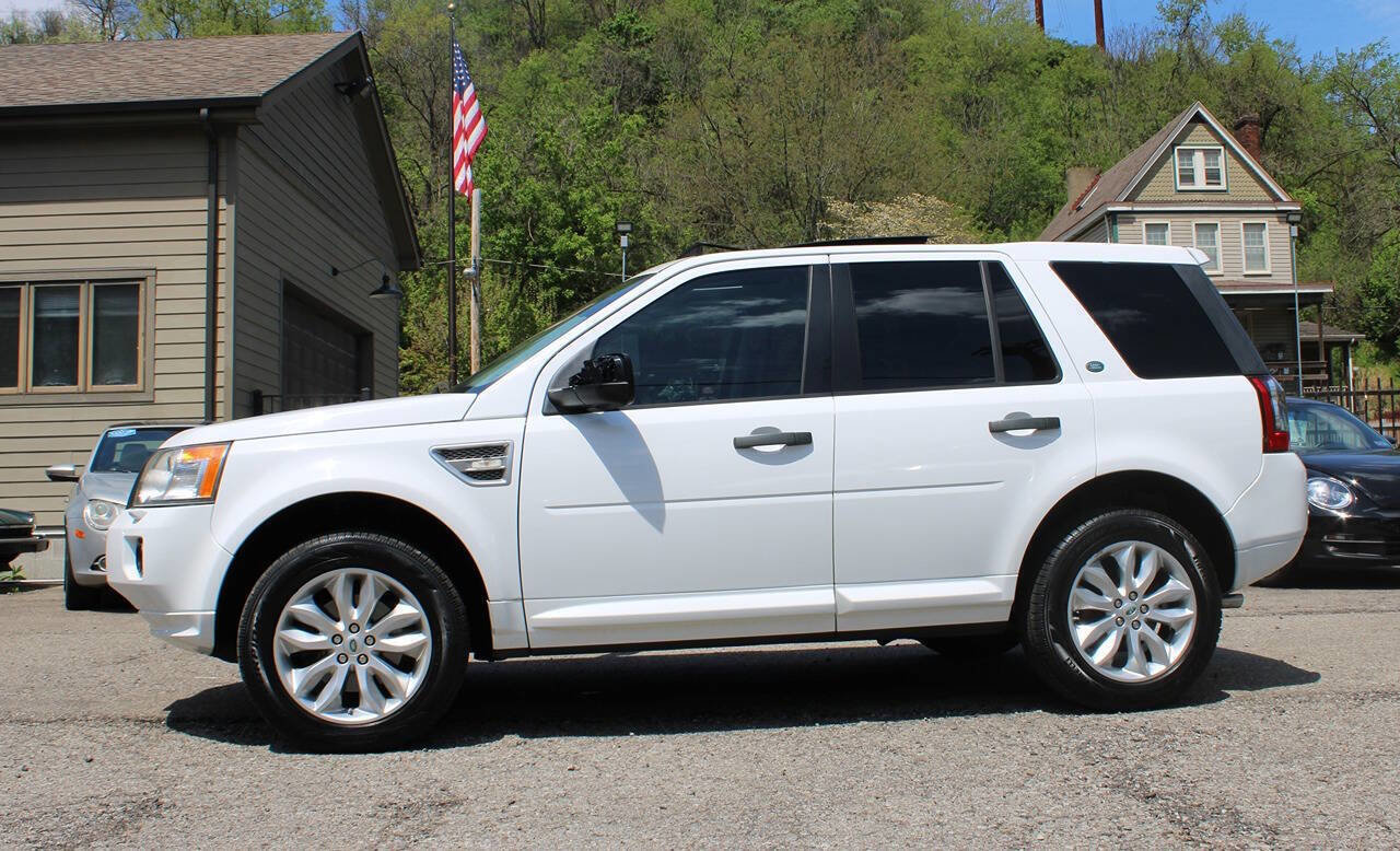 Used 2011 Land Rover LR2 HSE AWD/4WD image 4