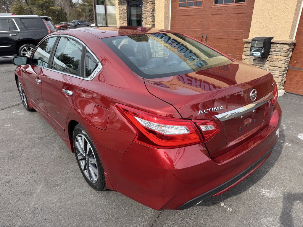 Used 2017 Nissan Altima 2.5 SV image 5