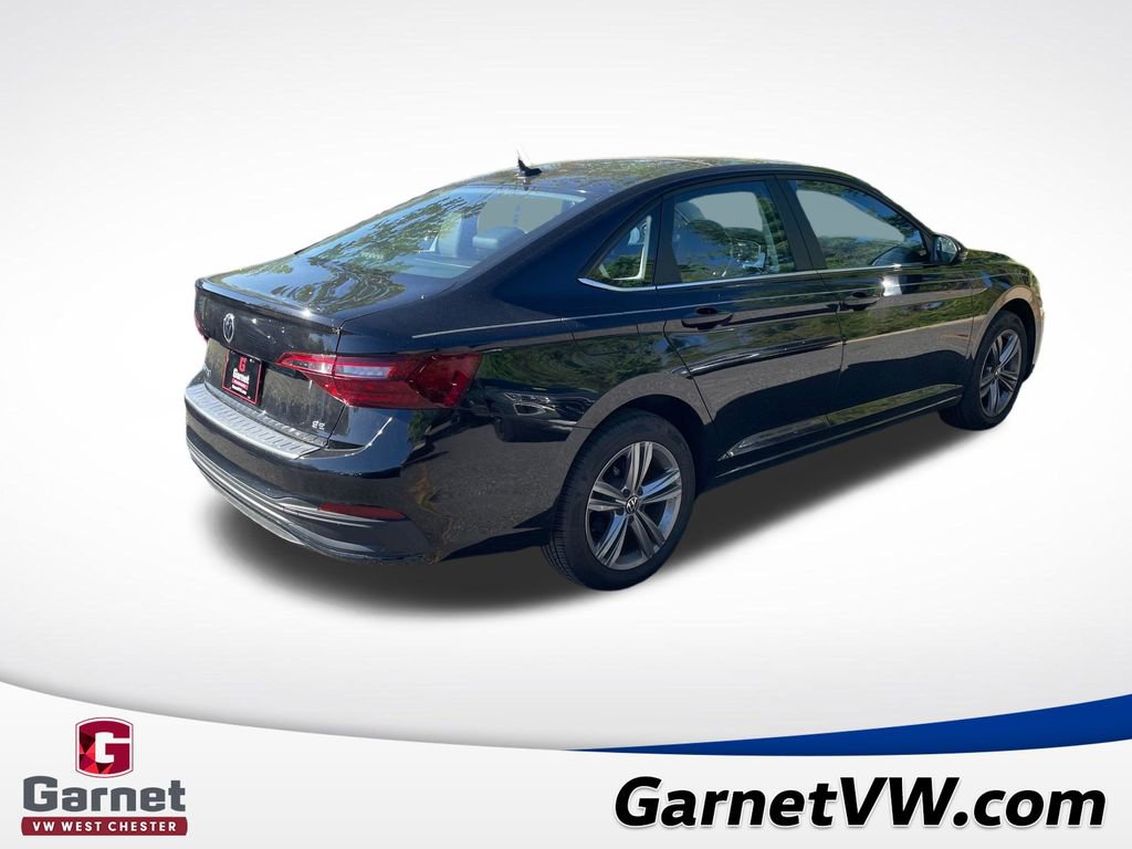 Used 2023 Volkswagen Jetta SE FWD image 5