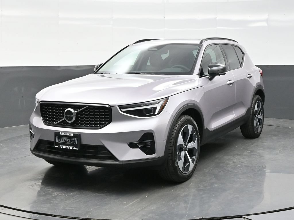 New 2026 Volvo XC40 B5 Plus w/ Protection Package Premier AWD/4WD image 2