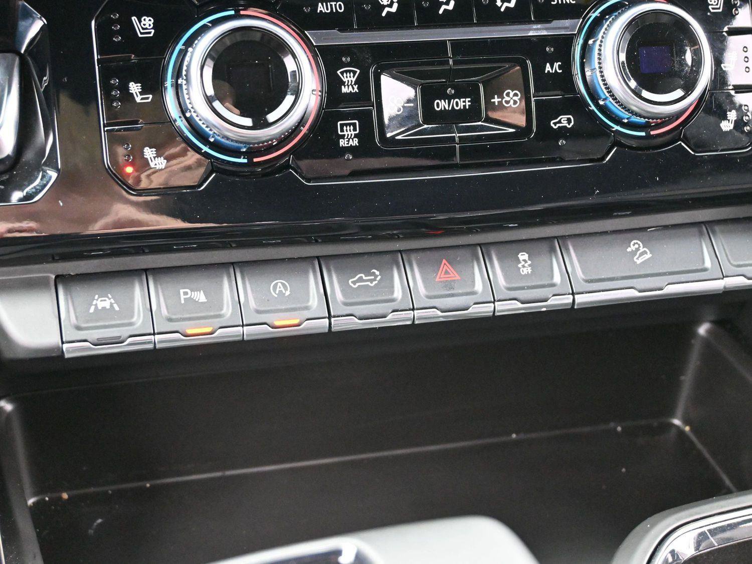 Used 2024 GMC Sierra 1500 AT4 w/ Technology Package image 25