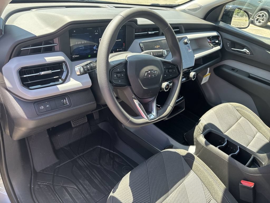 New 2027 Chevrolet Bolt LT w/ LPO, All-Weather Package FWD image 11