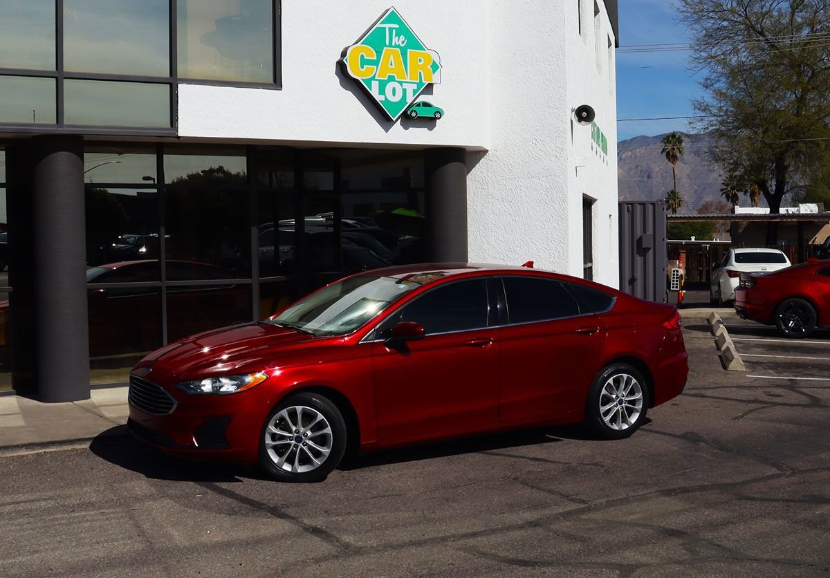 Used 2019 Ford Fusion SE image 3
