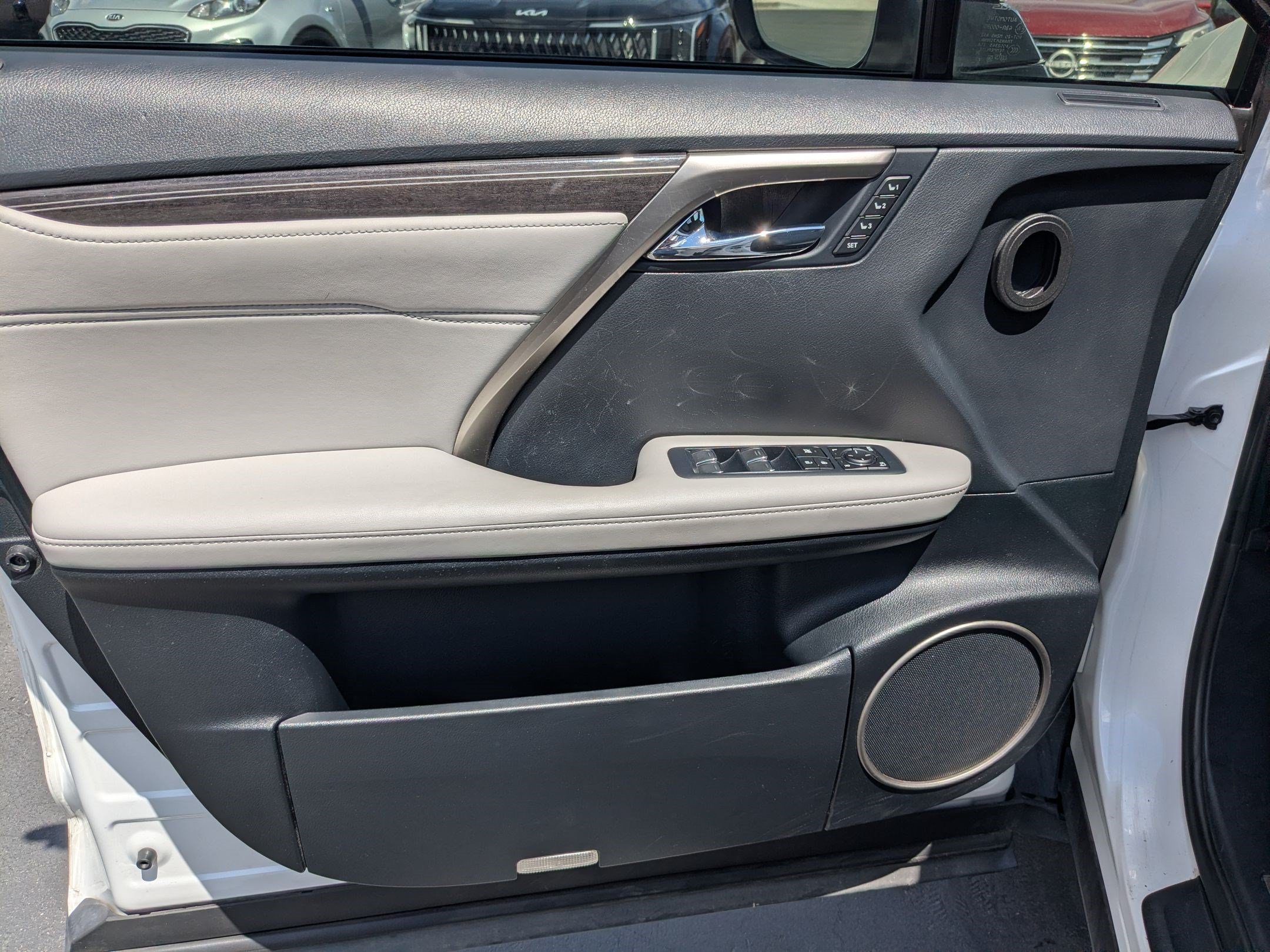 Used 2019 Lexus RX 450hL Luxury w/ Accessory Package AWD/4WD image 14