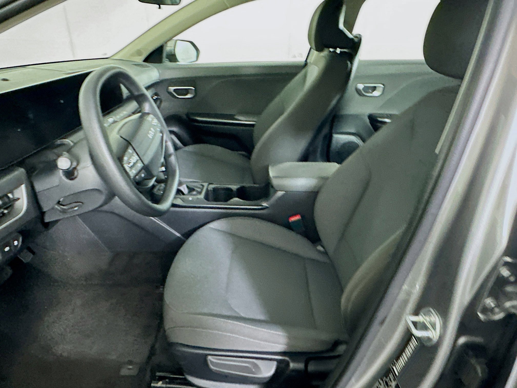 Used 2025 Kia K4 FWD image 13