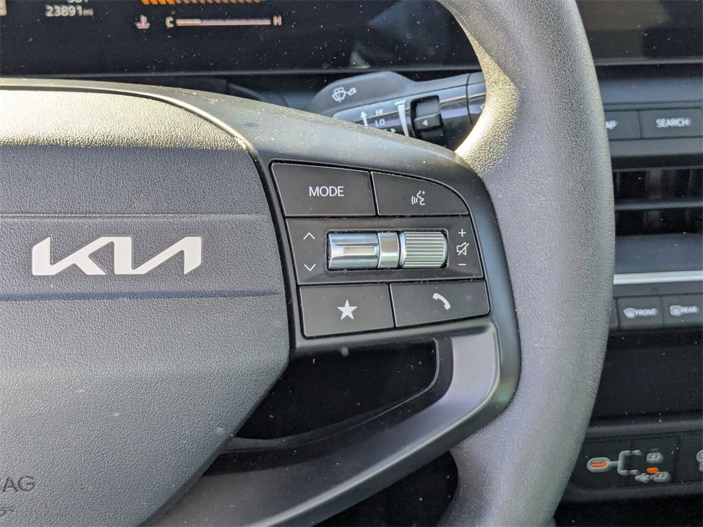 Used 2025 Kia K4 LXS image 13