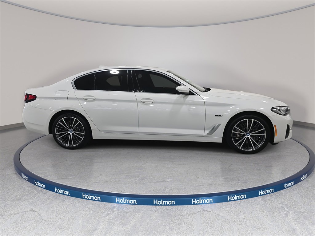 Certified 2023 BMW 530e w/ Premium Package image 4