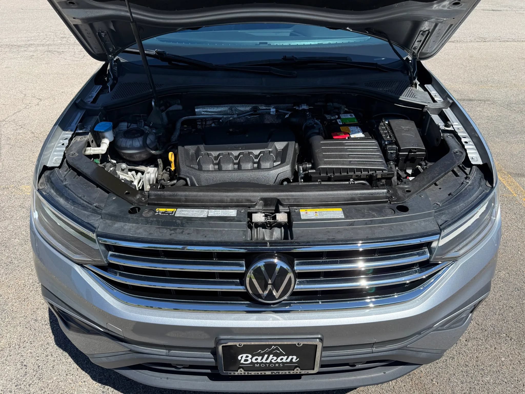 Used 2022 Volkswagen Tiguan SE AWD/4WD image 29
