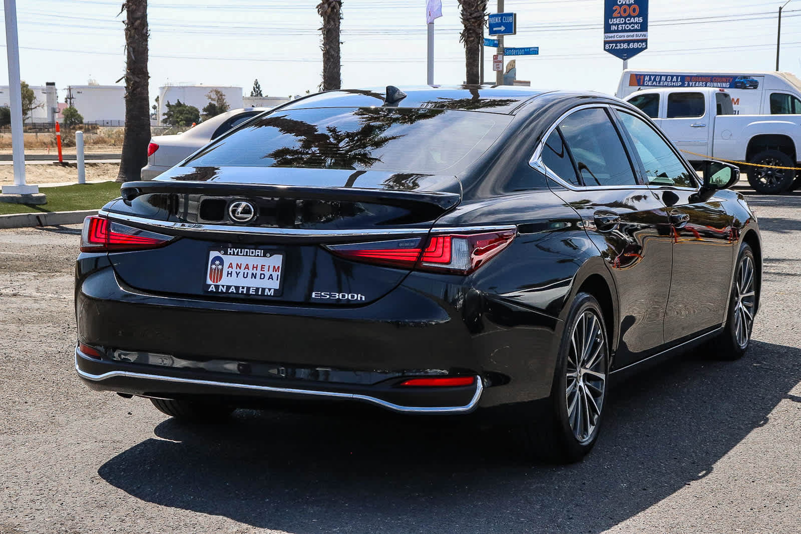 Used 2025 Lexus ES 300h w/ Premium Package FWD image 7