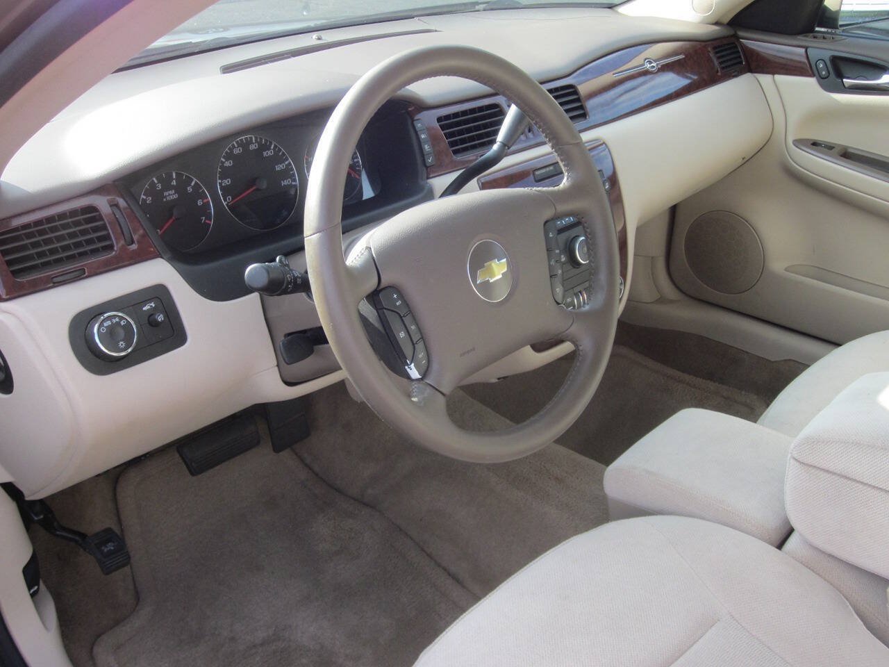 Used 2006 Chevrolet Impala LT w/ Preferred Equipment Group FWD image 9
