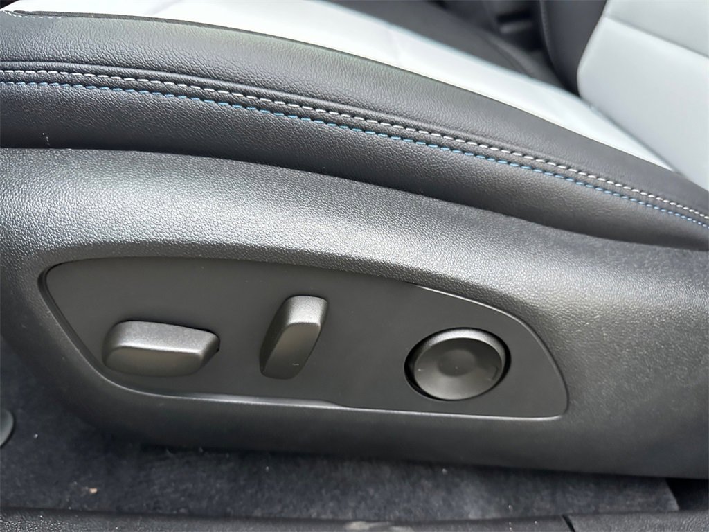 New 2026 Chevrolet Equinox EV LT image 10