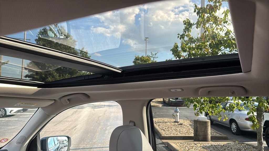 Certified 2025 Honda Pilot Touring image 30