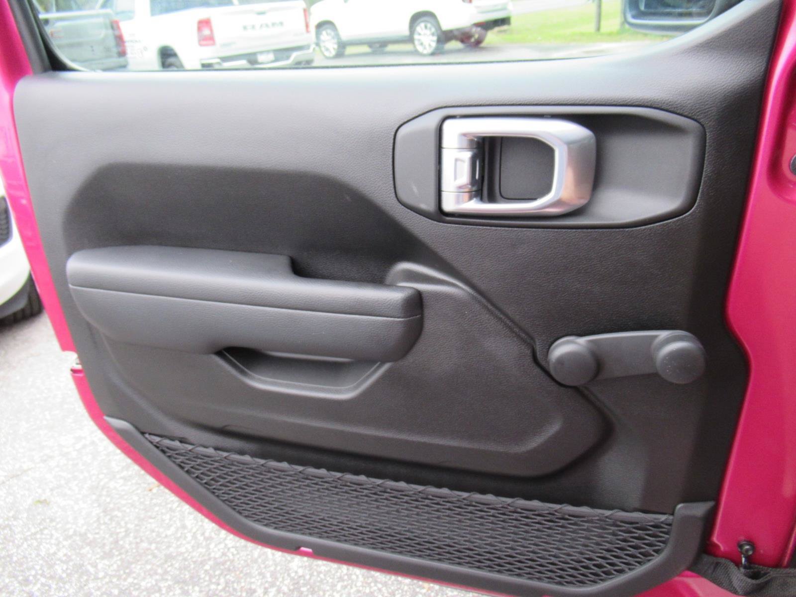 Used 2024 Jeep Wrangler Sport AWD/4WD image 17
