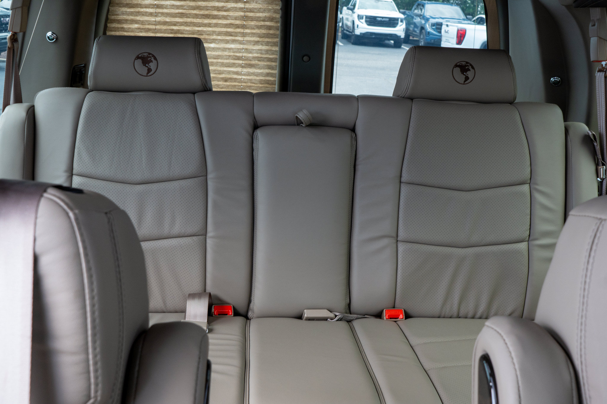 New 2026 GMC Savana 2500 w/ Driver Convenience Package RWD image 32