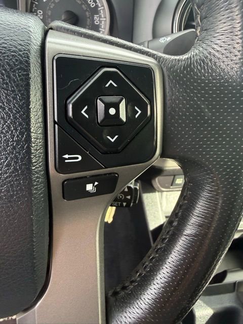 Used 2017 Toyota Tacoma SR5 image 22
