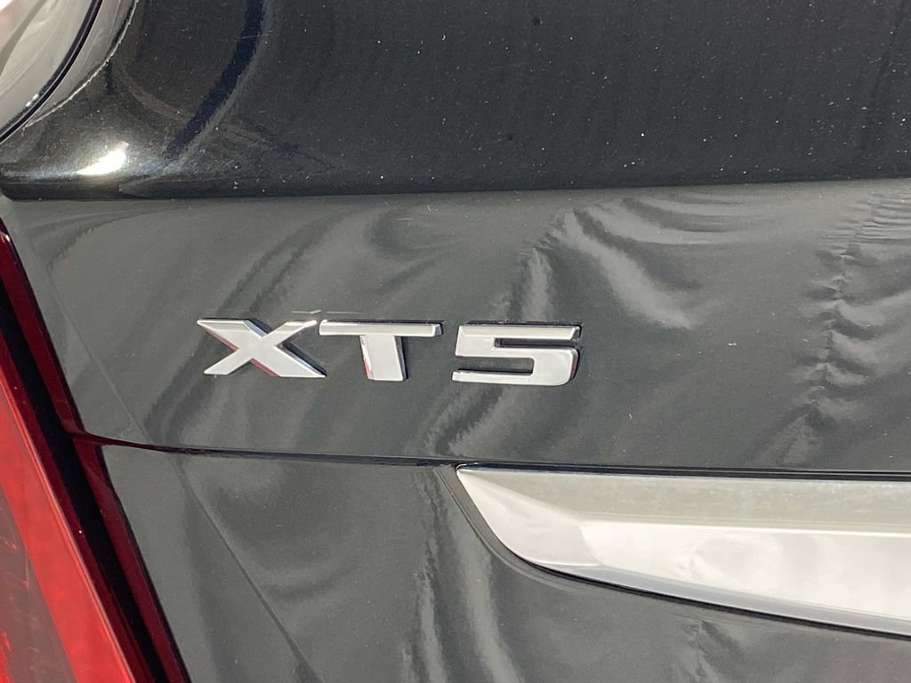 Used 2021 Cadillac XT5 Premium Luxury AWD/4WD image 8