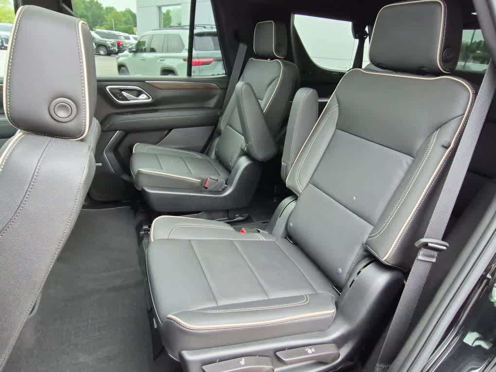 Used 2023 Chevrolet Tahoe Premier w/ Premium Package 2 AWD/4WD image 8