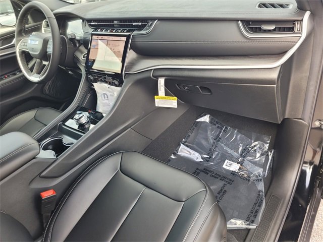 New 2025 Jeep Grand Cherokee Limited image 16