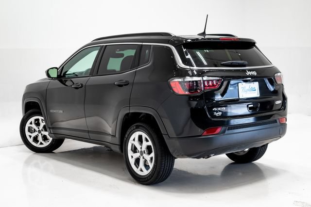 Used 2025 Jeep Compass Latitude w/ Sun & Sound Group AWD/4WD image 36