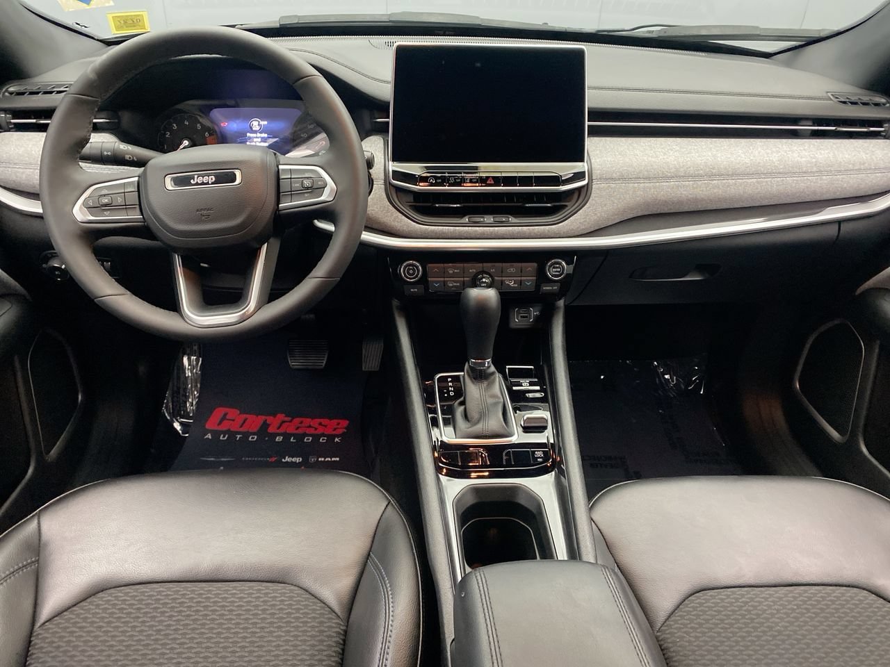 Used 2023 Jeep Compass Latitude w/ Convenience Group AWD/4WD image 15