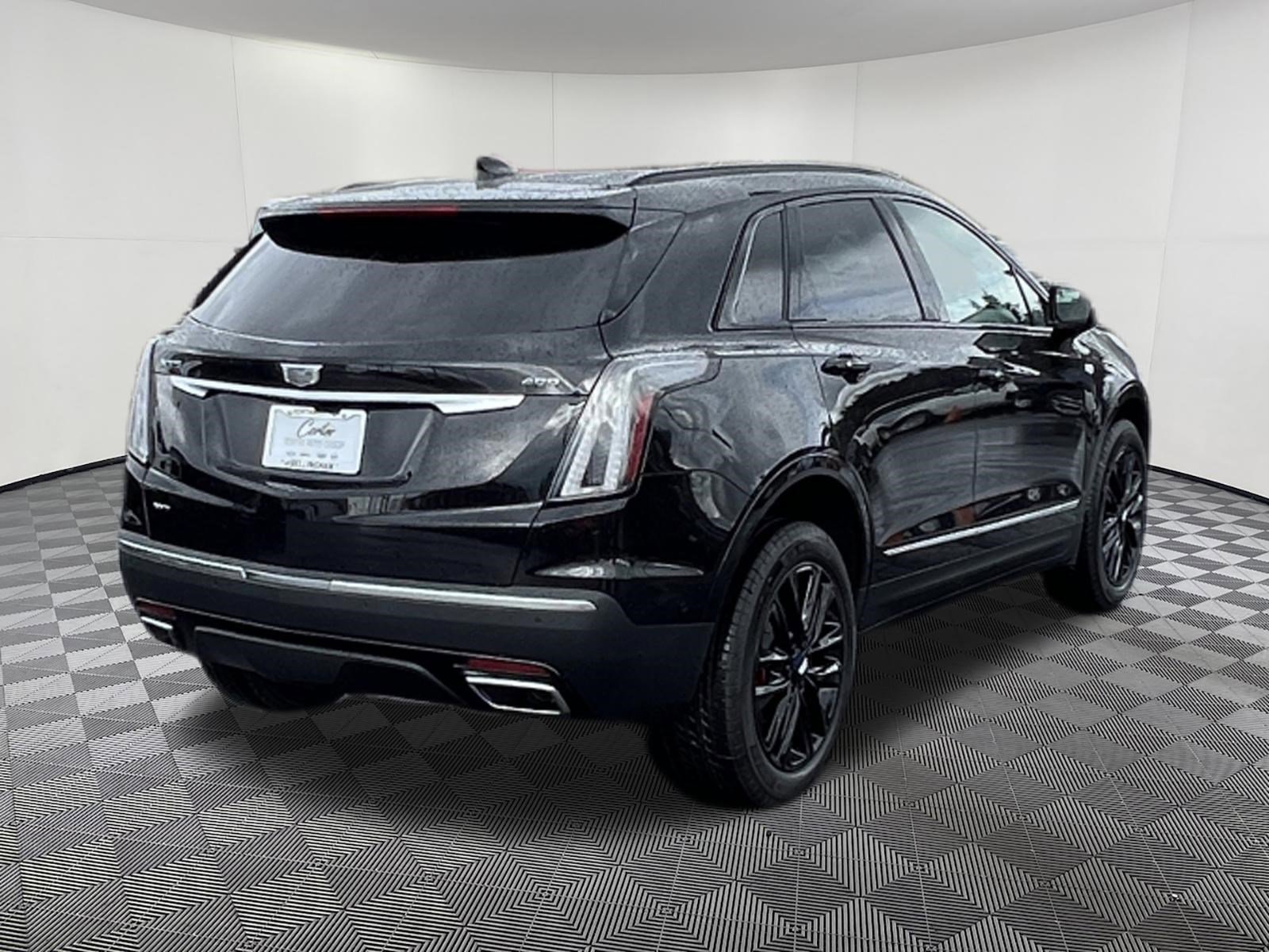 New 2026 Cadillac XT5 Sportv w/ LPO, Blue Accent Package AWD/4WD image 6