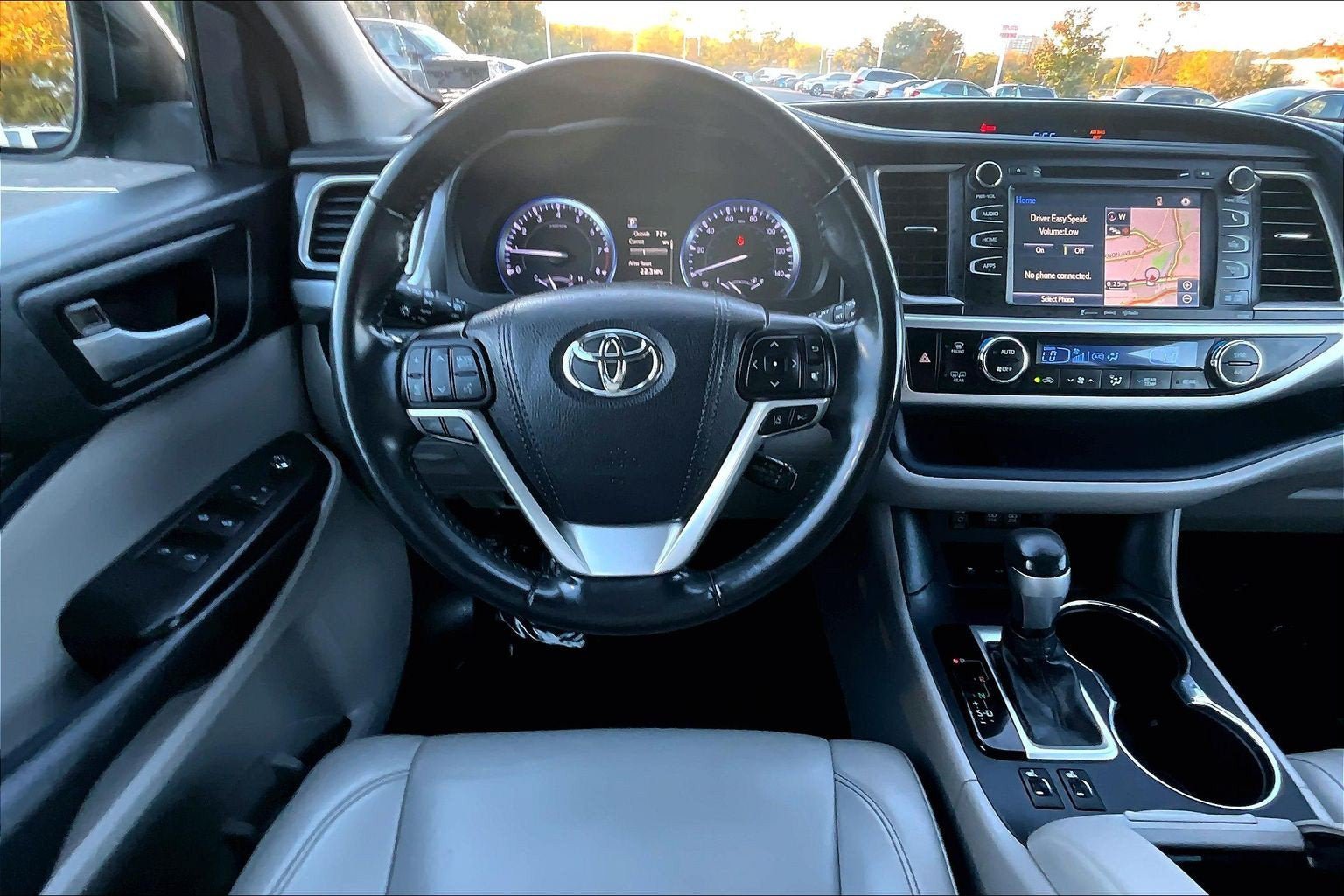 Used 2019 Toyota Highlander XLE AWD/4WD image 5