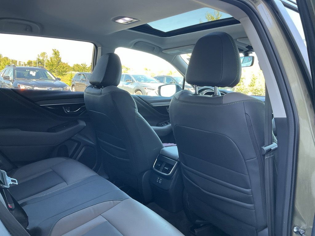 Certified 2024 Subaru Outback Onyx Edition AWD/4WD image 38