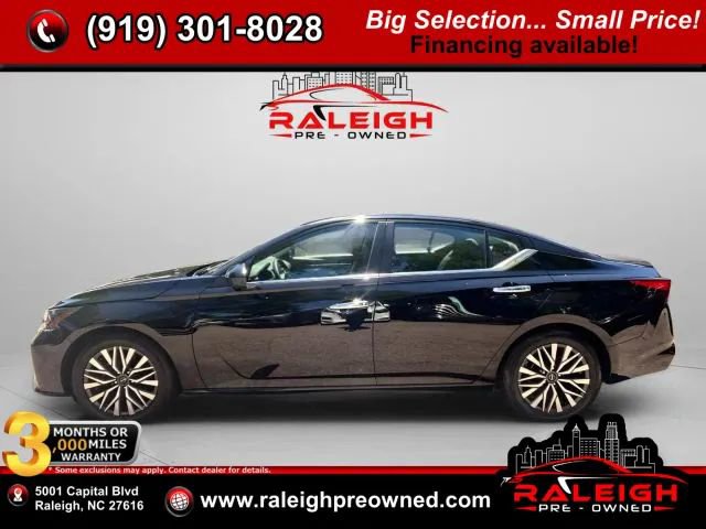Used 2023 Nissan Altima 2.5 SV image 2