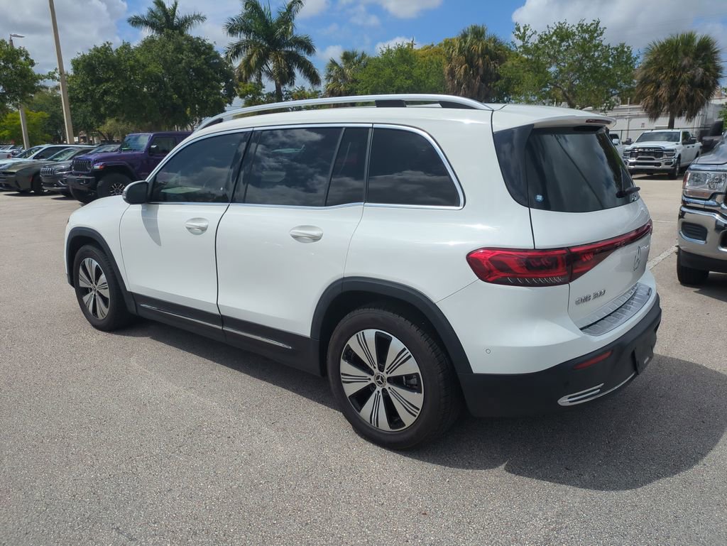 Used 2023 Mercedes-Benz EQB 300 4MATIC image 8