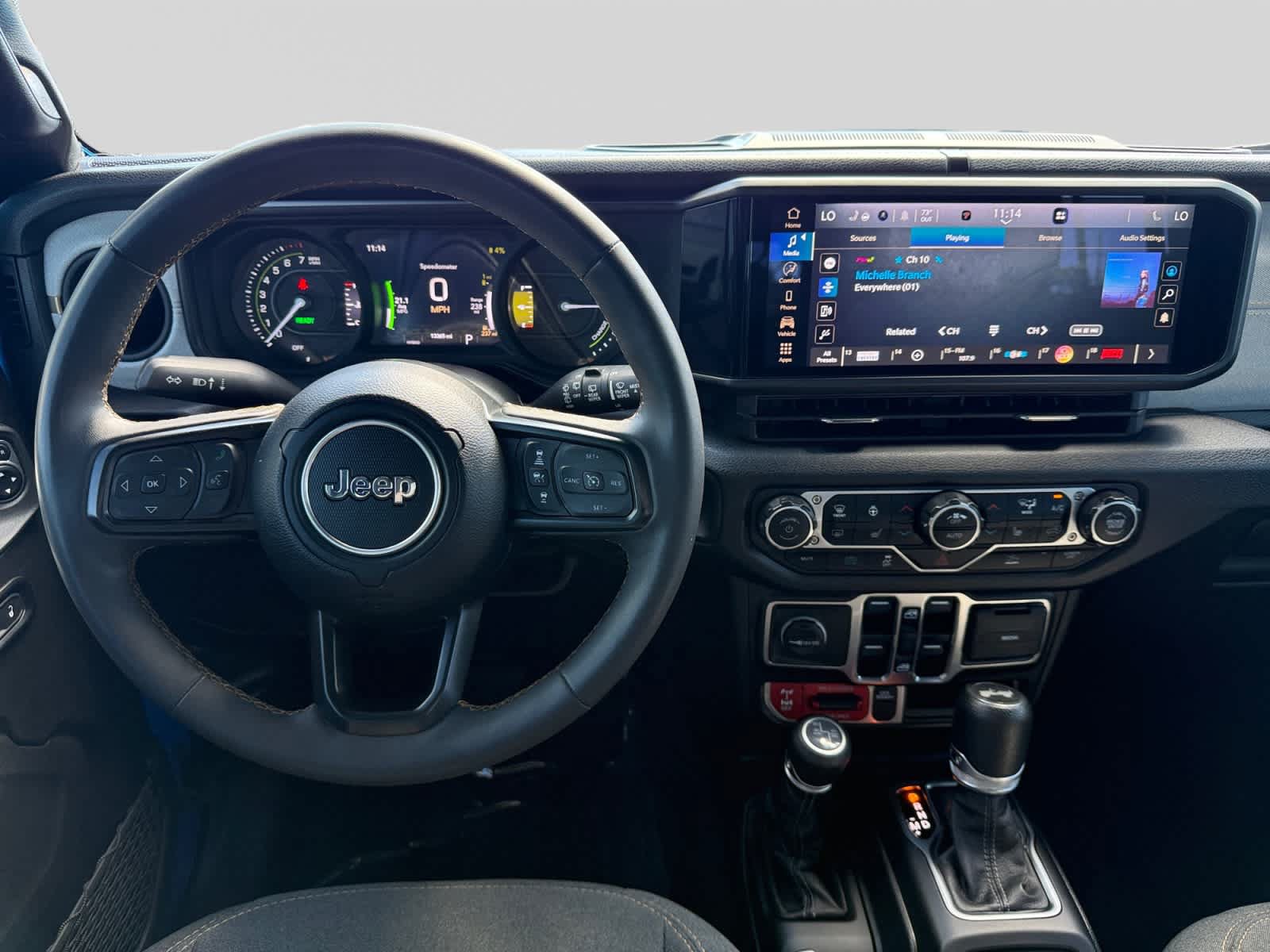 Used 2024 Jeep Wrangler Unlimited AWD/4WD image 17