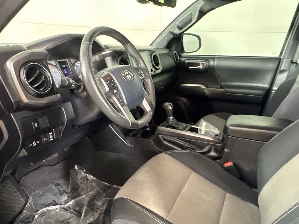 Used 2020 Toyota Tacoma TRD Sport w/ Technology Package AWD/4WD image 22