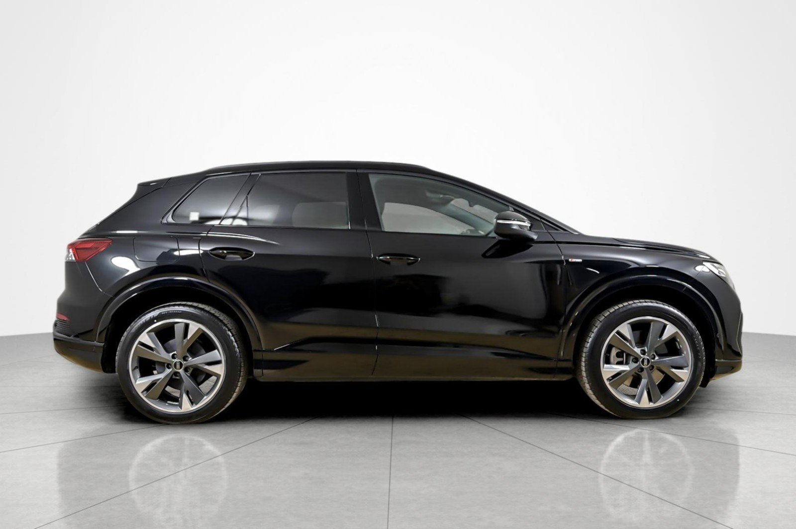 Certified 2023 Audi Q4 e-tron Prestige w/ Black Optic Package AWD/4WD image 6