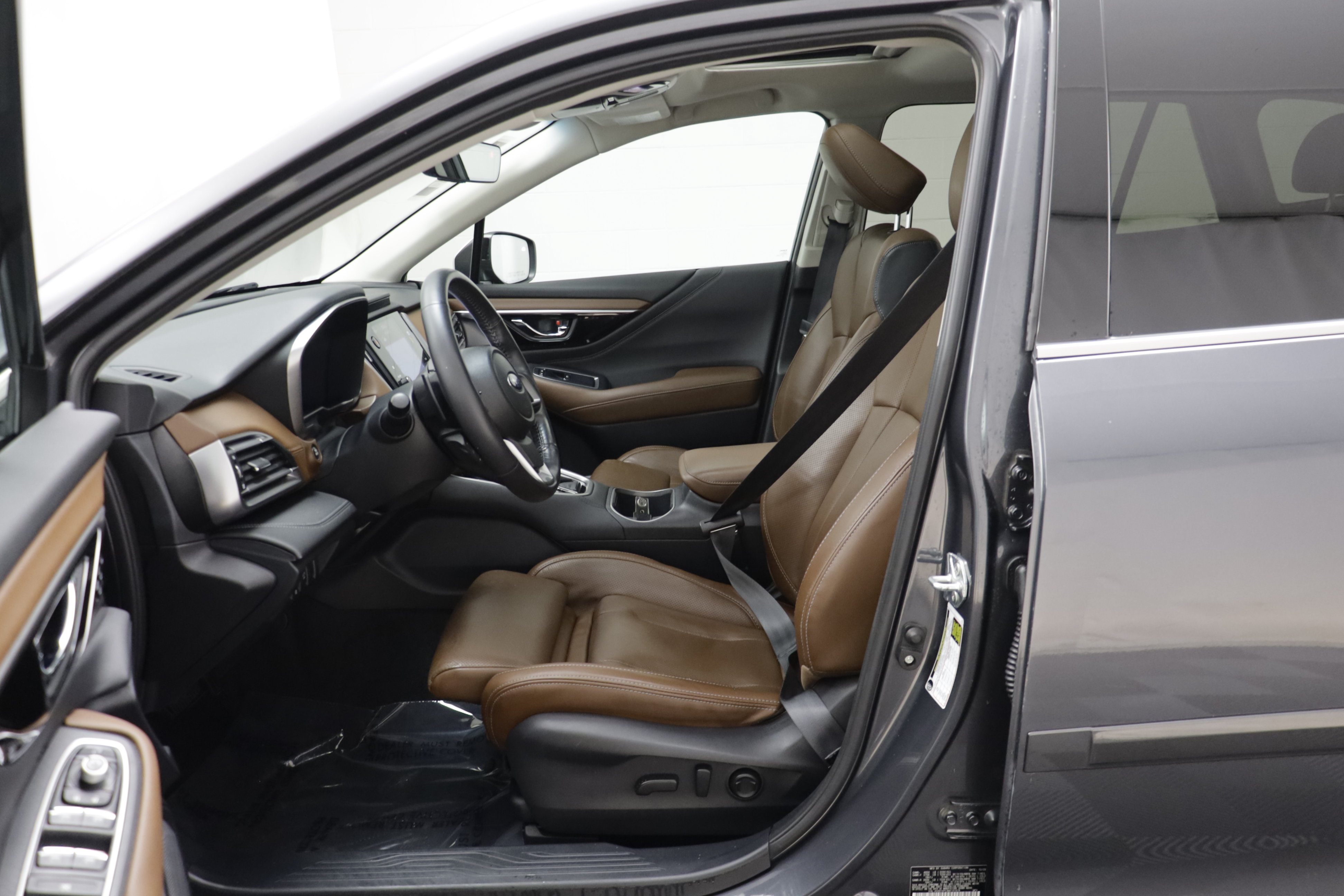 Used 2021 Subaru Outback Touring w/ Popular Package #2 AWD/4WD image 5